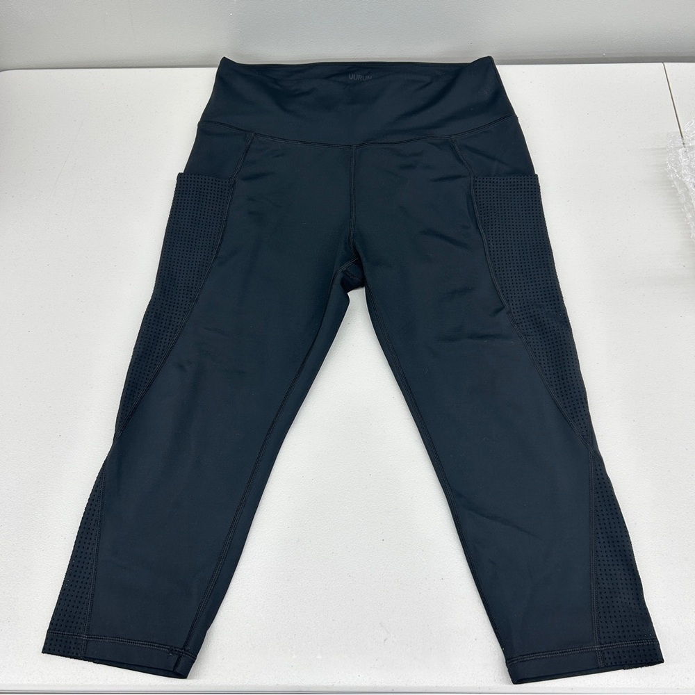UURUN Women's 3/4th  Black Leggings size L